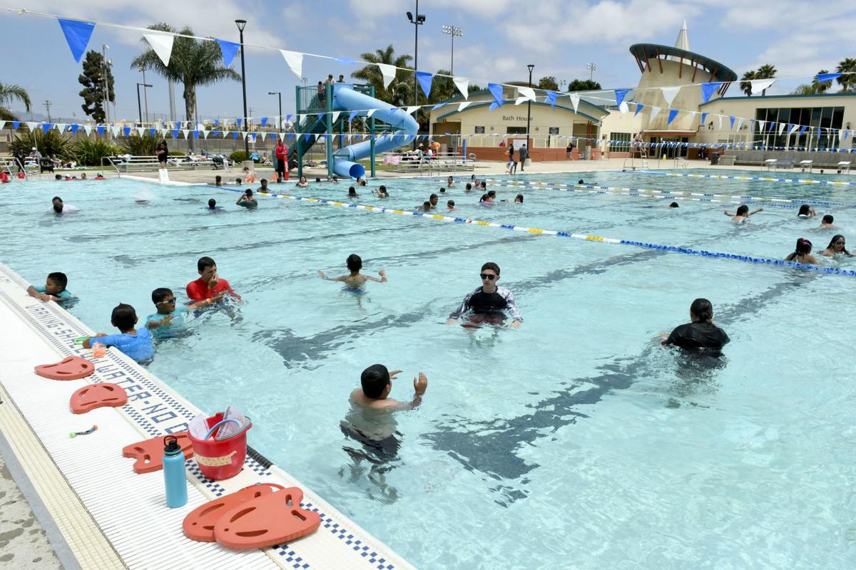 Kids make a splash at Paul Nelson Aquatic Center for World's Largest