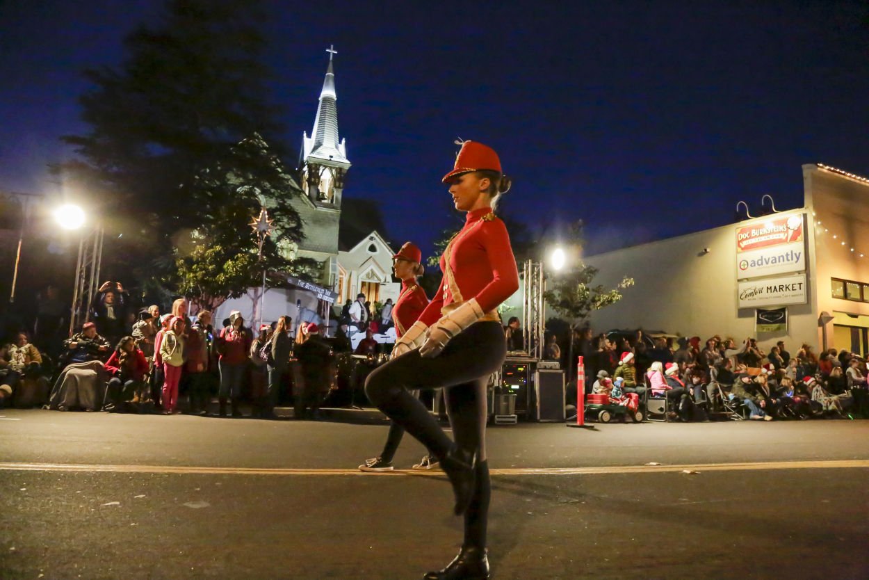 Arroyo Grande ushers in holidays with parade, concert and Santa Local
