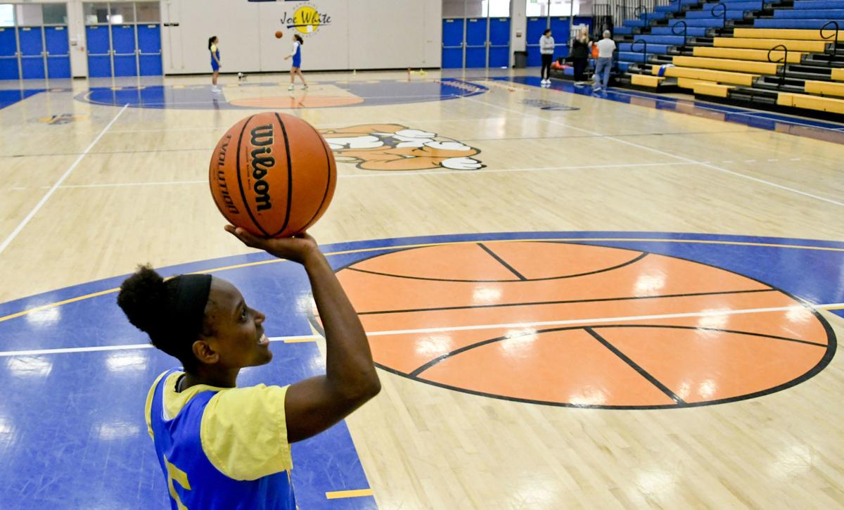 Junior College Women S Sports Programs Often Struggle With Low