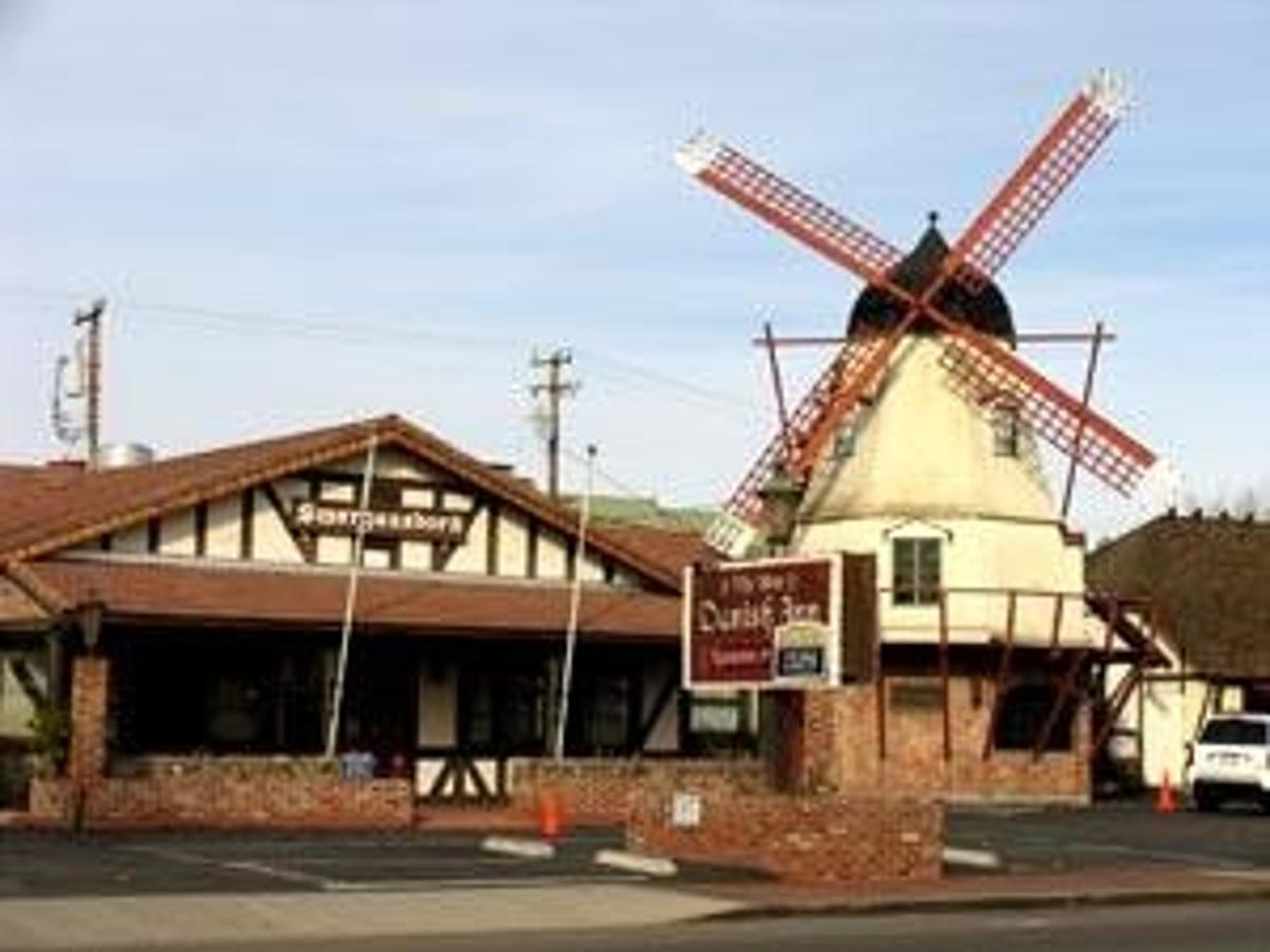 Solvang Windmill Gets Reprieve Local News Santamariatimes Com
