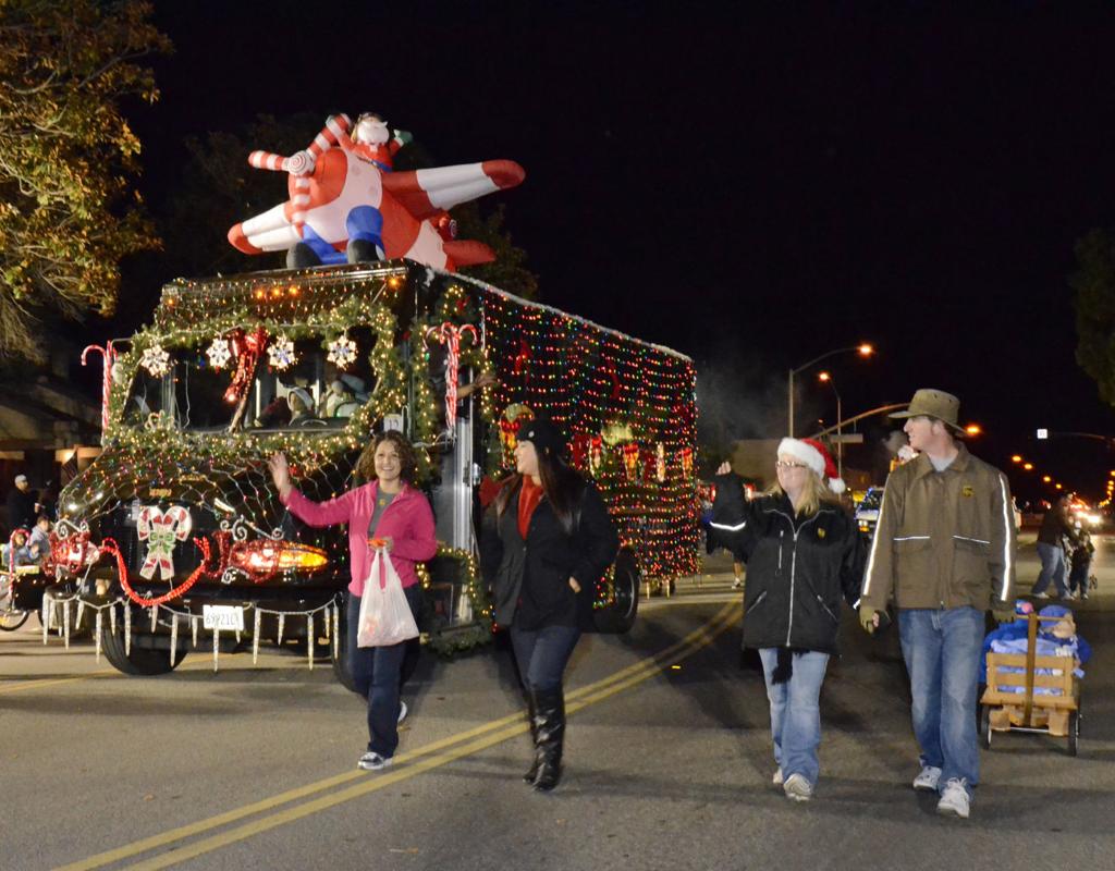 Huntsville Tx Christmas Parade 2022 Photos: A Look At More Than A Decade Of The Christmas Parade Of Lights In  Santa Maria | Lifestyles | Santamariatimes.com