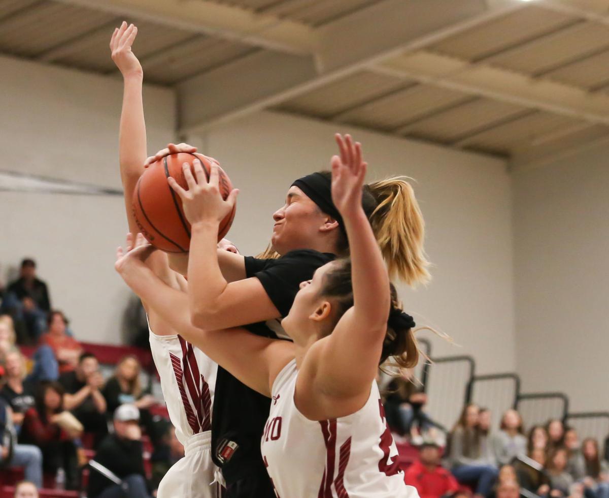 Pioneer Valley Basketball Moreno And Anielski Lift Panthers Past