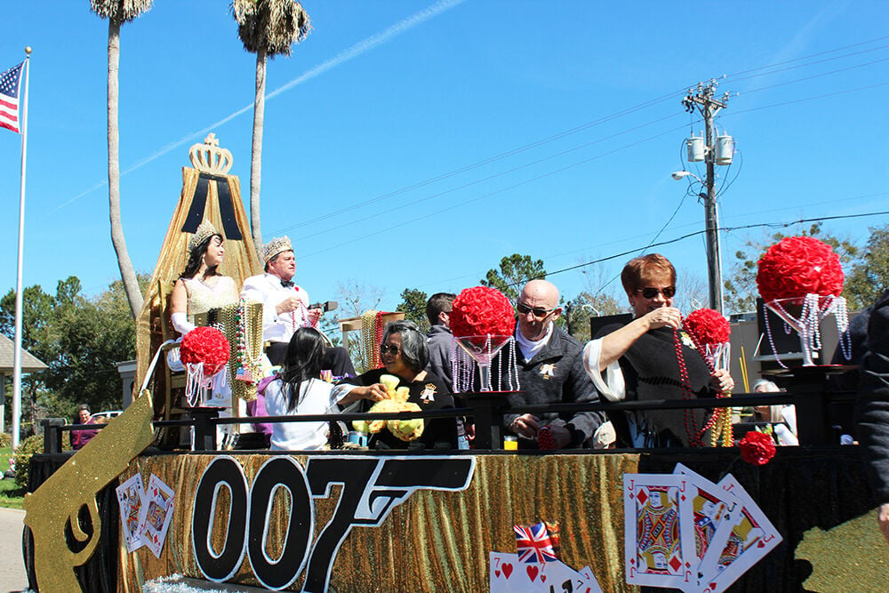 Mystic Krewe of the Seahorse rolls today, Krewe of Real People parades on  Fat Tuesday | News 