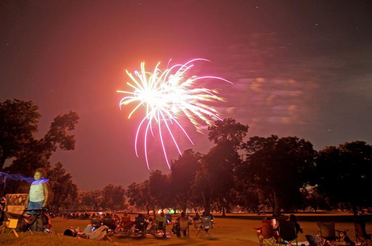 Seguin gets 50 percent refund in fireworks show compromise Alert