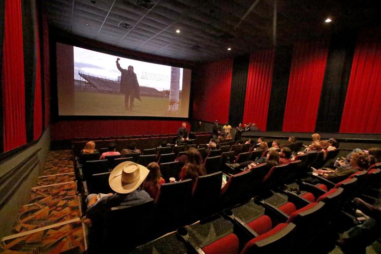 Actor visits with fans, talks about projects News