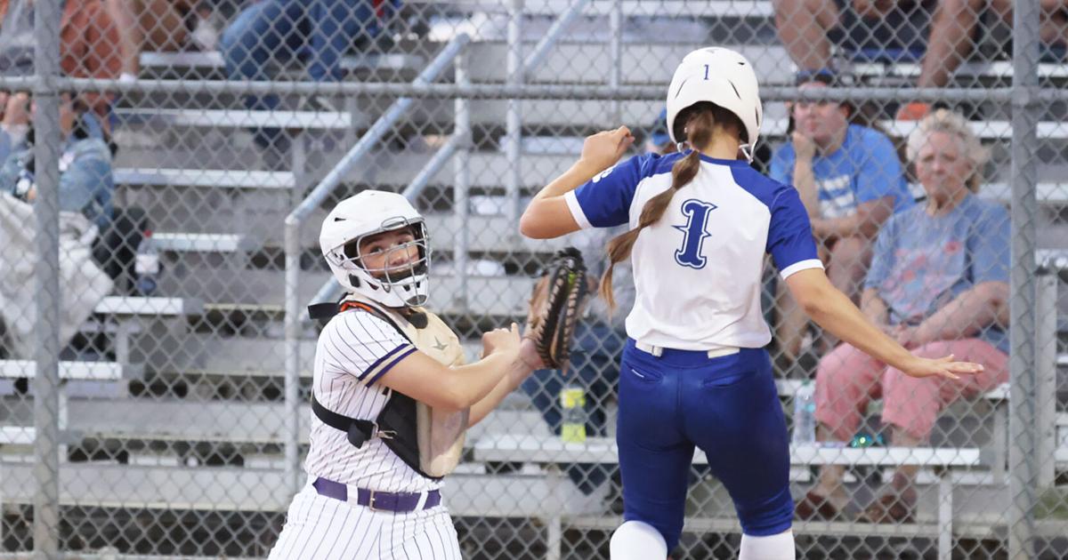 Navarro’s softball team earns District 28-4A awards