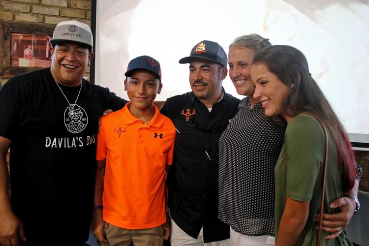 Davila’s hosts viewing party for Machado 