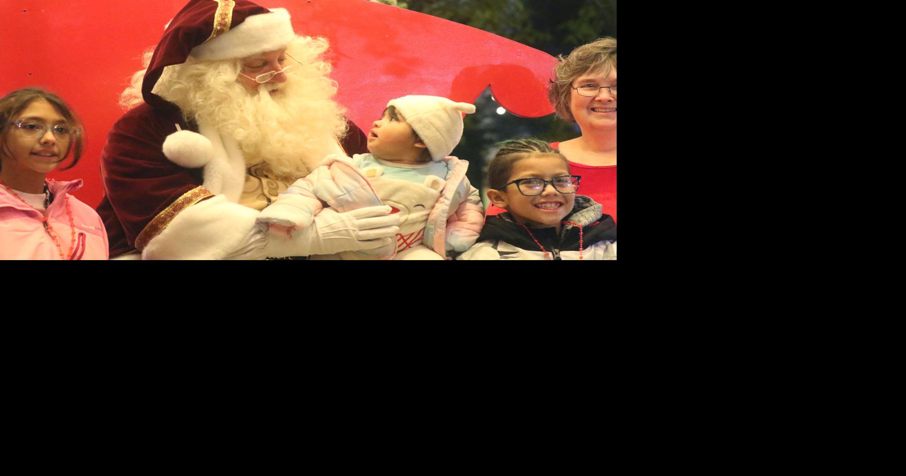Seguin kicks off holiday season with lighted parade Photo Galleries