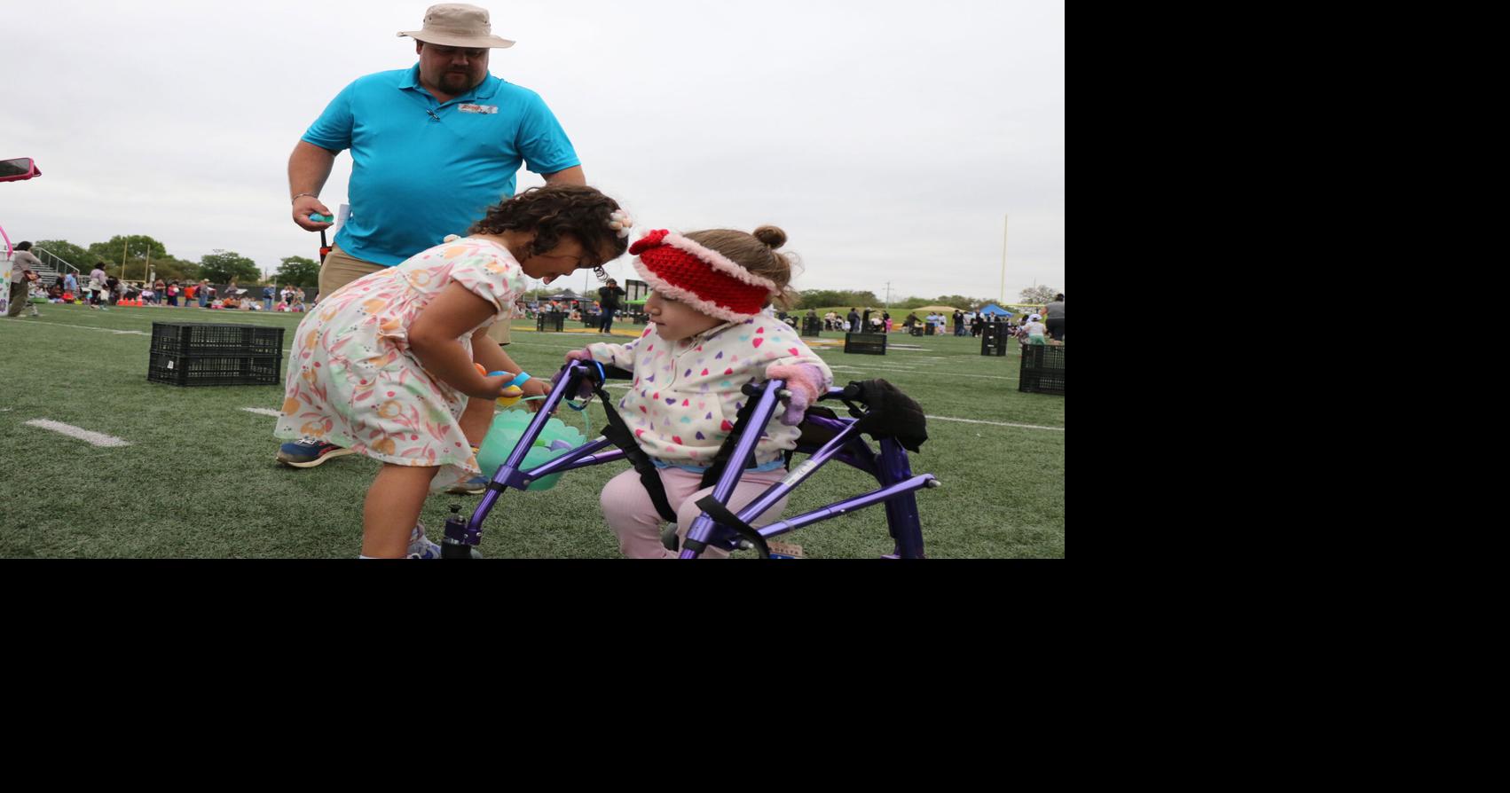 Eggstravaganza: Egg hunt brings hundreds together to celebrate Easter ...