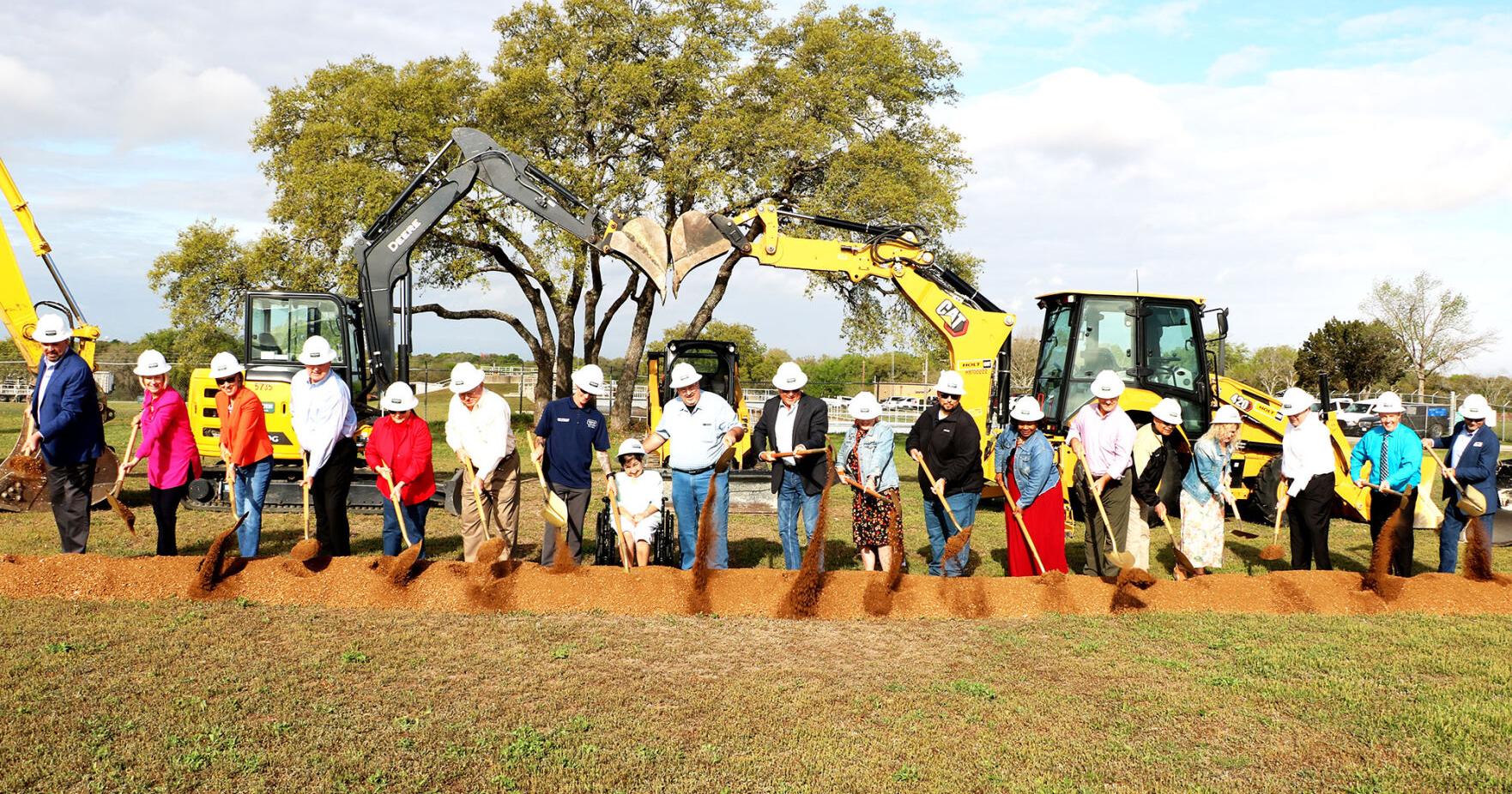 City of Seguin breaks ground on wastewater treatment plant expansion - Vimarsana News