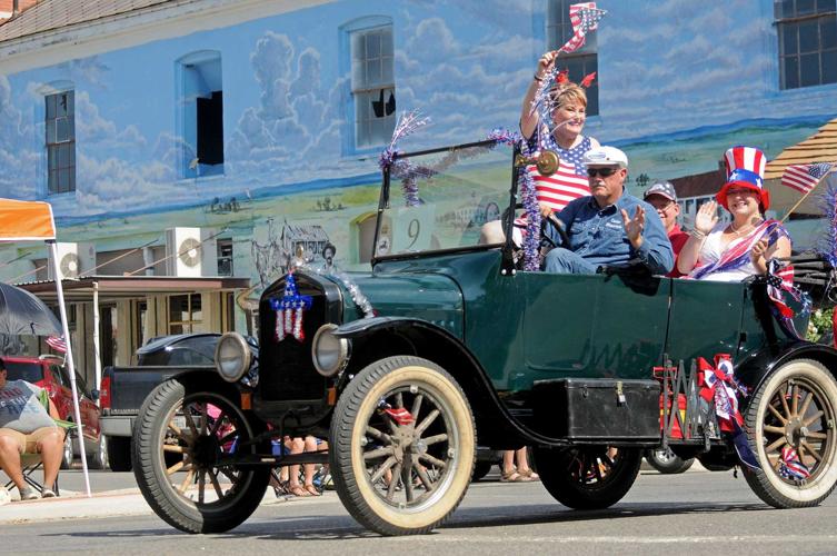seguin 4th of july parade 2025