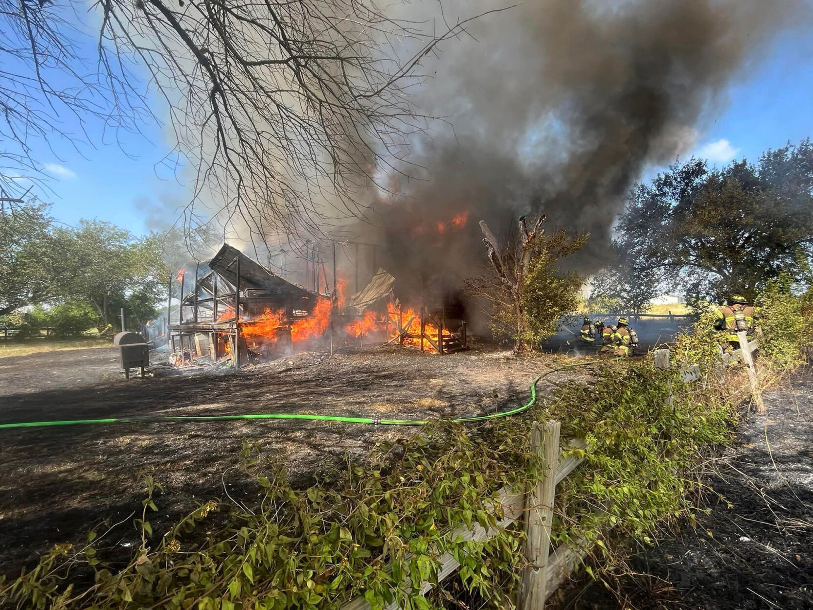 County Rd 121 Fire Fire destroys home, displaces 2 residents | Alert | seguingazette.com
