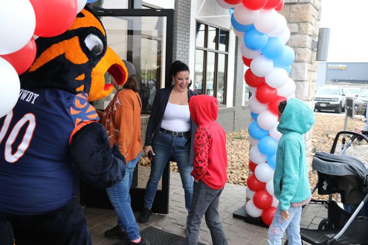 EATIN' GOOD: Seguin welcomes first combined IHOP, Applebee’s in US ...