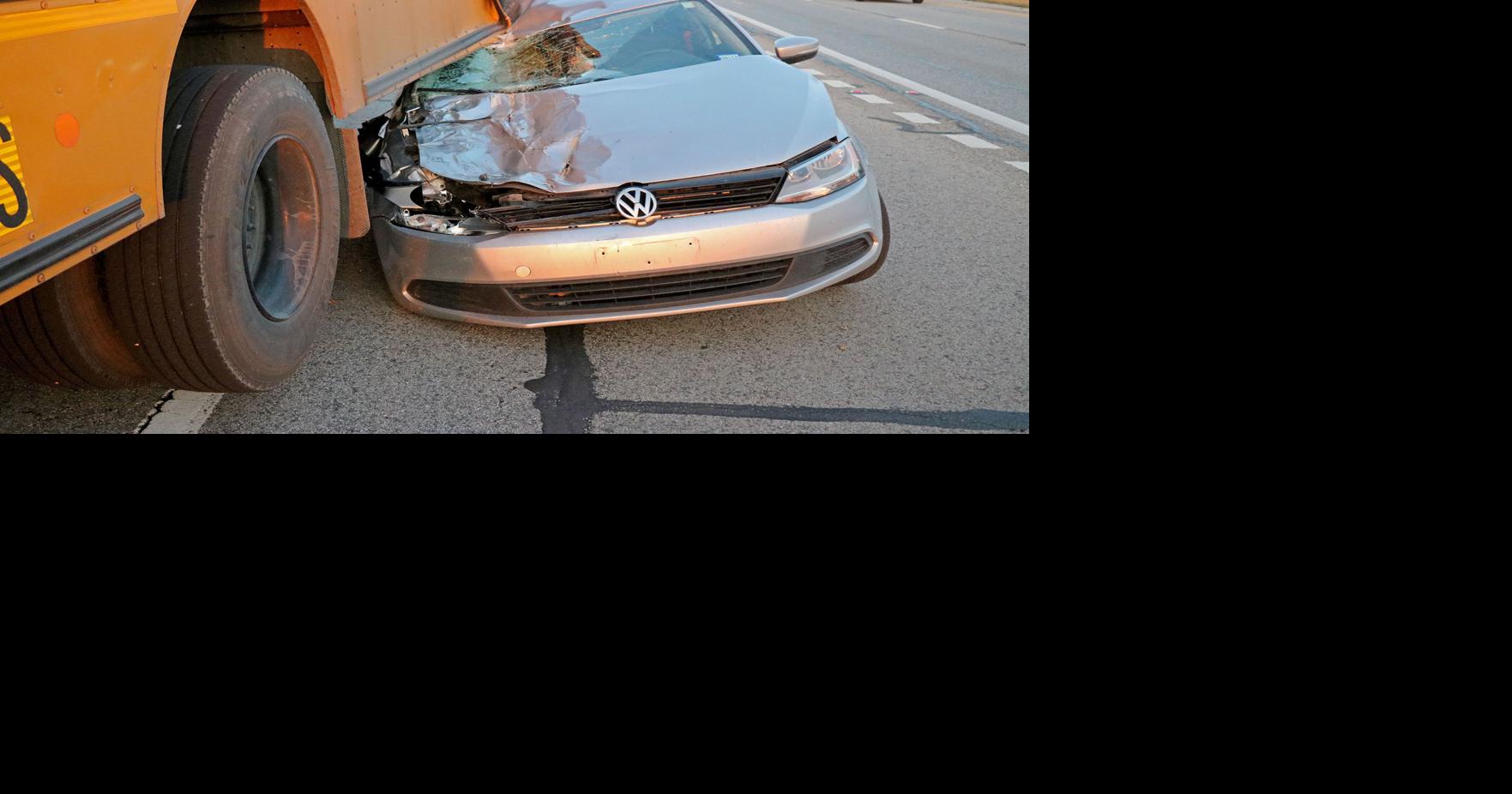 No injuries in accident involving school bus | News | seguingazette.com