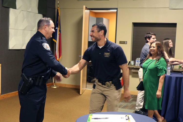 New police chief sworn into office at ceremony | Alert | seguingazette.com