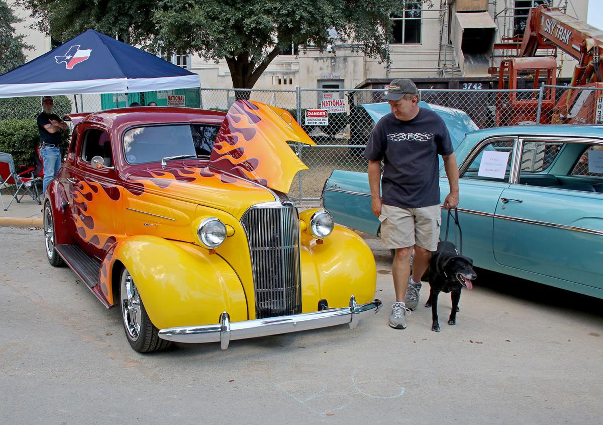 Car show draws hundreds to downtown Seguin | News | seguingazette.com