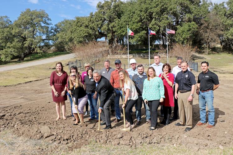 Leadership class begins Seguin burial site renovations | News