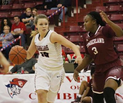 Women S College Basketball Patriots Upset No 19 Phoenix On