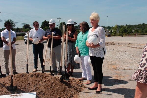 McAlister's hosts groundbreaking for London location