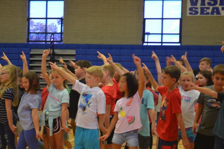 Jack Hartmann Gets Kids to Sing and Dance at East Bernstadt Independent Lifestyles sentinel