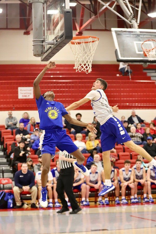 PUTTING ON A SHOW: <span>Both North Laurel and South Laurel pick up wins during GJ Smith Classic</span>