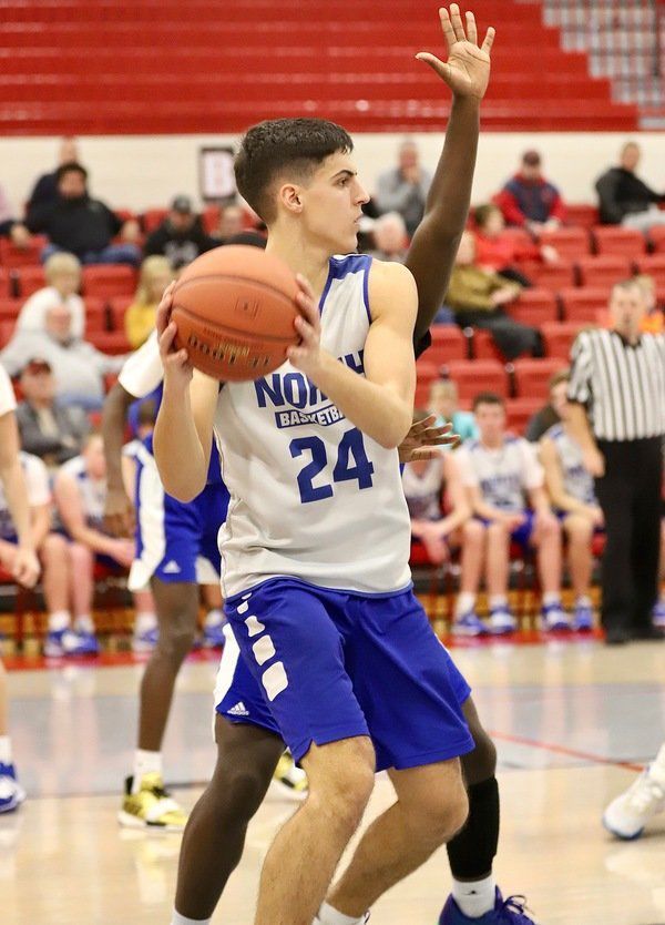 PUTTING ON A SHOW: <span>Both North Laurel and South Laurel pick up wins during GJ Smith Classic</span>