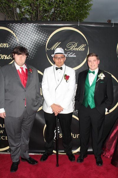 NLHS Prom: A Black Tie Affair
