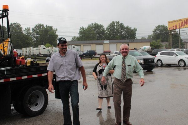 Road Sign honors local tobacco farmer | Local News