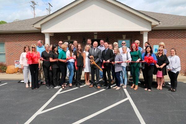 Oakley Chiropractic Center hosts ribbon cutting | Local News |  