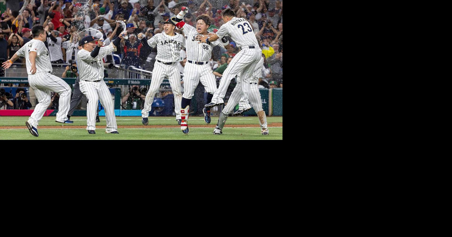 Randy Arozarena is a legend': Baseball fans react to another epic catch at  WBC