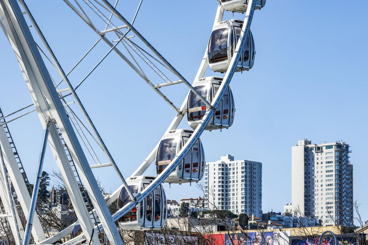 SF floats keeping SkyStar Ferris wheel in Fisherman's Wharf, The City