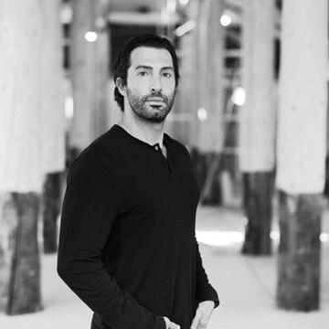 Luxury's Green Revolution: Expert Abe Issa on Renewable Energy's High-End Impact - Vimarsana News