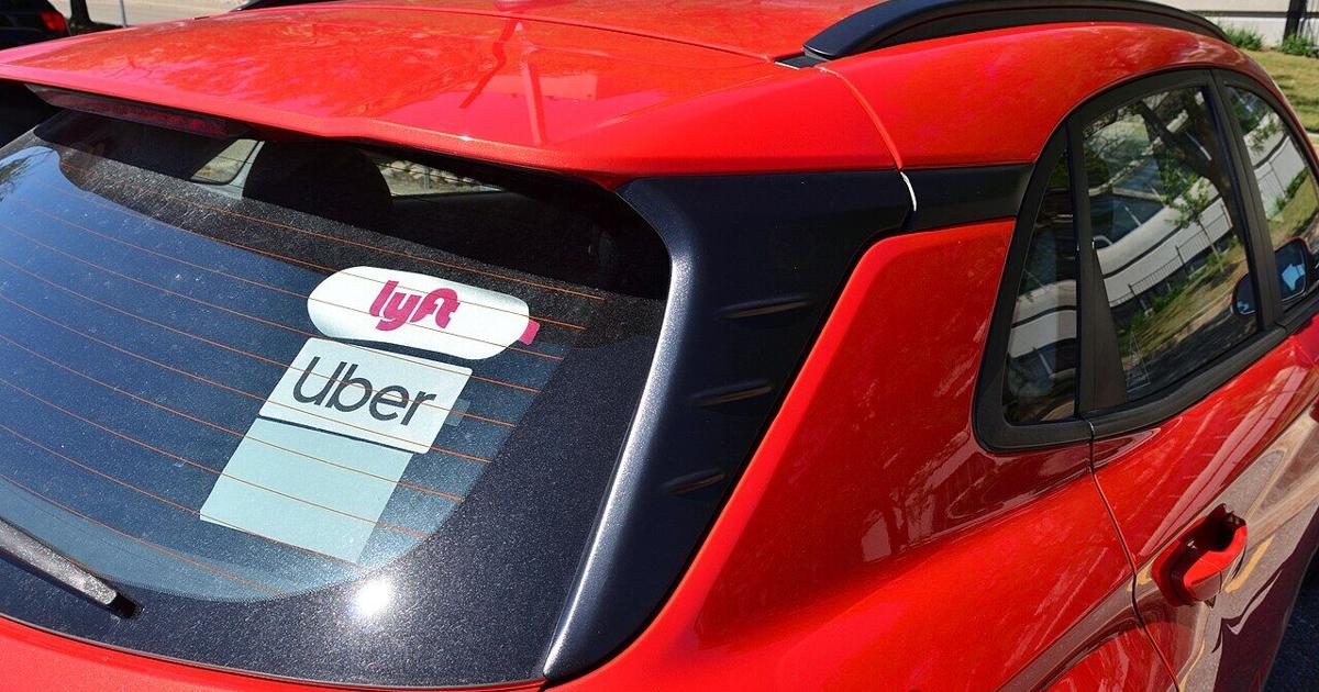 Lyft Uber taxi Wikimedia