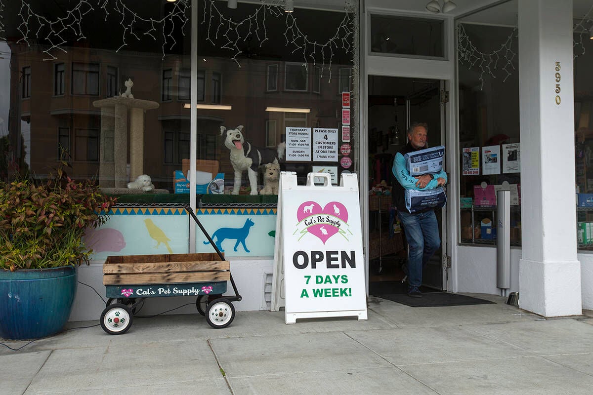 Loyal customers help keep San Francisco community pet store open