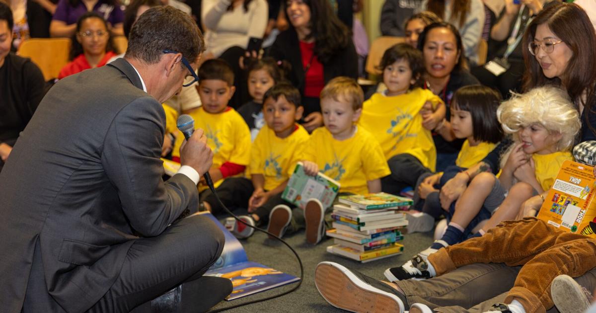Dolly Parton’s Free Book Program for Kids Launches in San Francisco Dolly Parton’s Free Book Program for Kids Launches in San Francisco