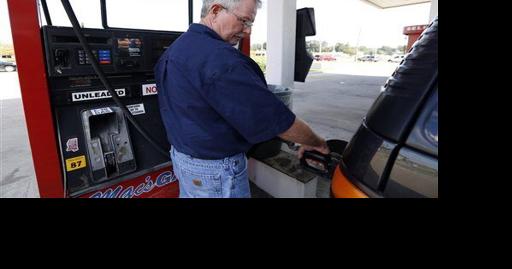 Gas prices in U.S. rise for a second week after refineries shut down - Vimarsana News