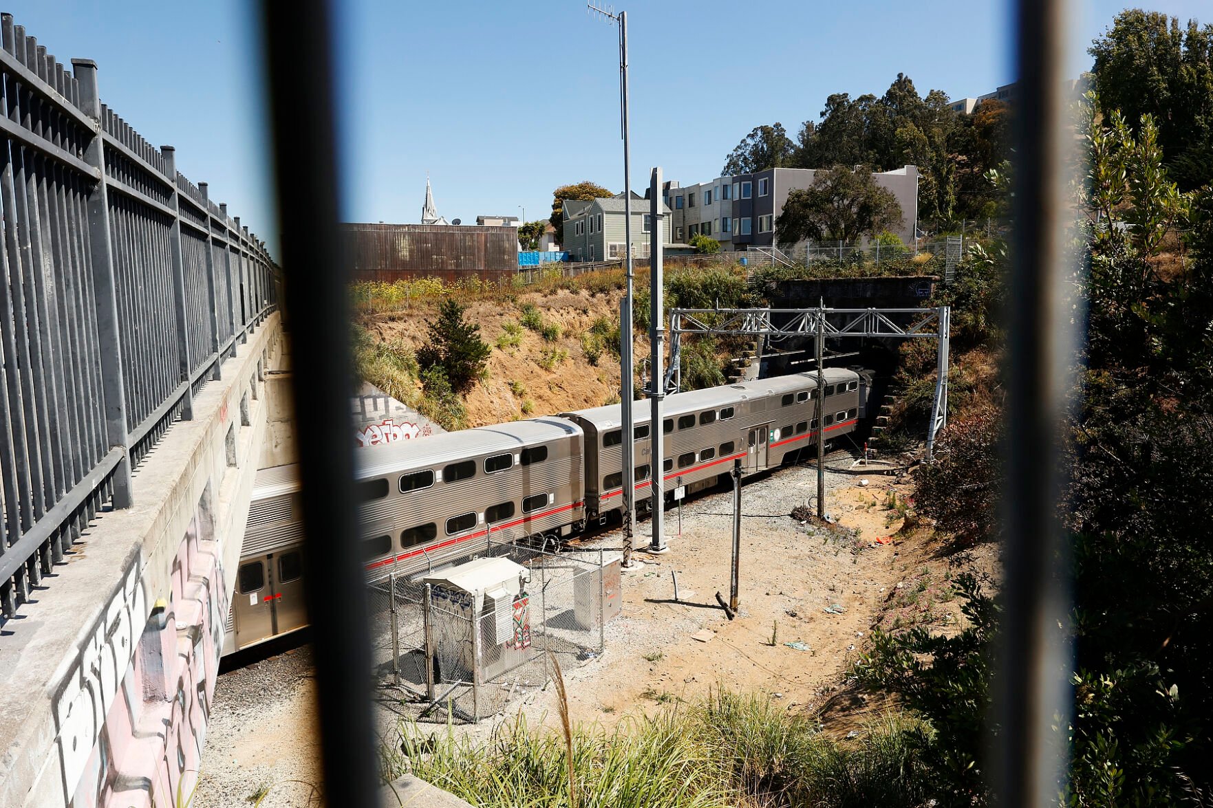 Oakdale Avenue eyed for new Bayview Caltrain station San