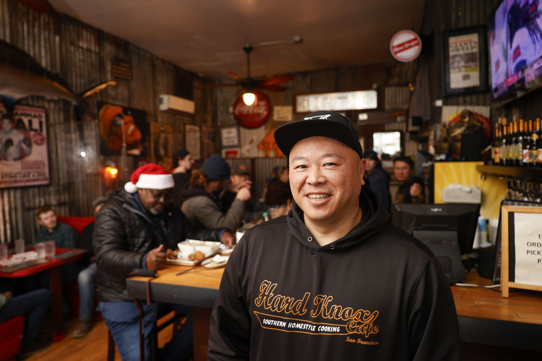 クリストファー・マコス　Schicker Schund　NYパンク Hard Knox Cafe leaves soul behind in San Francisco Dogpatch
