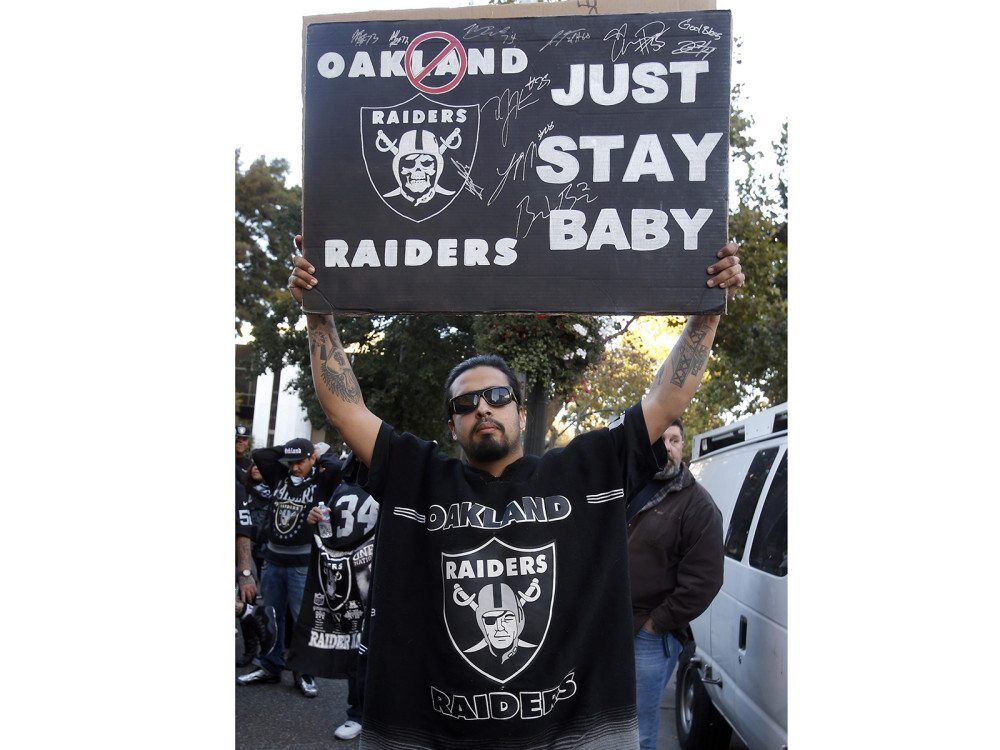 Oakland Raiders - STAY IN OAKLAND!