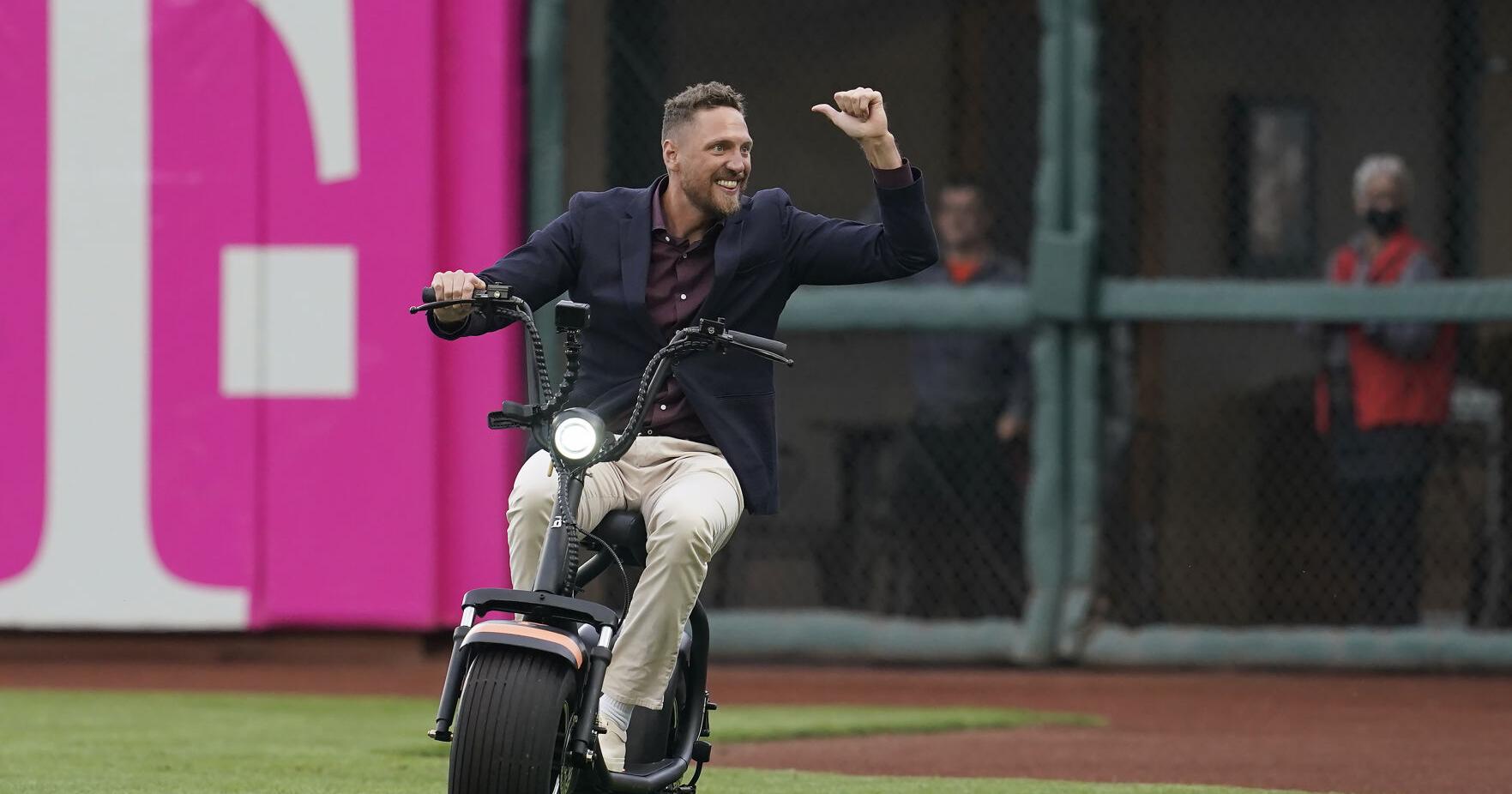 Hunter Pence dedicated to climate after SF Giants career | Climate - Vimarsana News