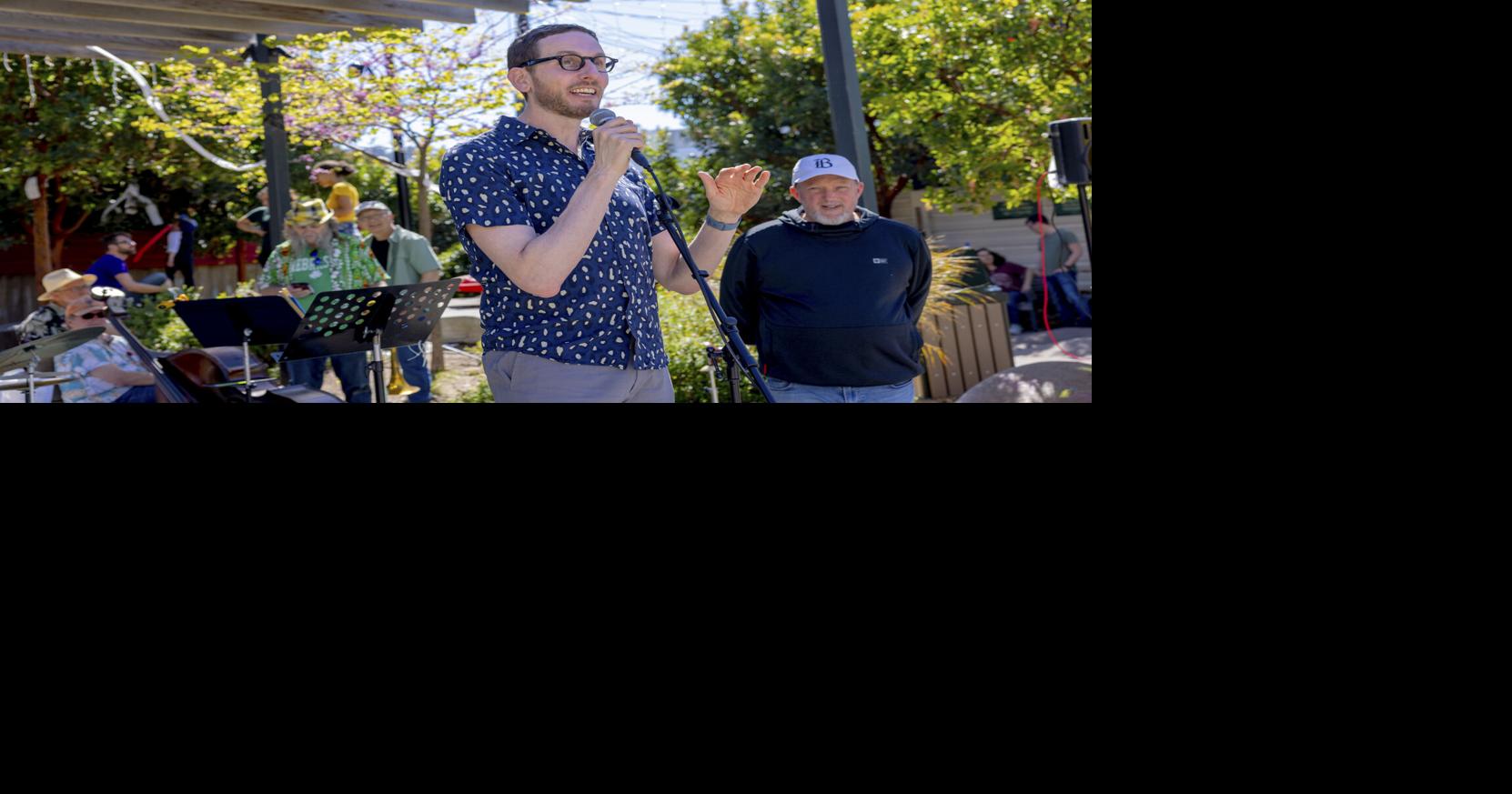 What Wiener’s early money edge means — and doesn’t — in Congress race