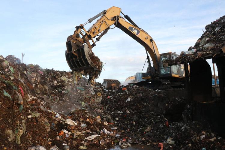 Composting sequesters carbon and reduces emissions. Is it enough to fight climate change?