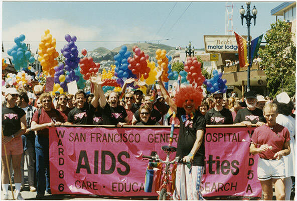 It gives me goose bumps': Why the 49ers' first-ever appearance in San  Francisco's pride parade is a big deal for the area's gay community - The  Athletic