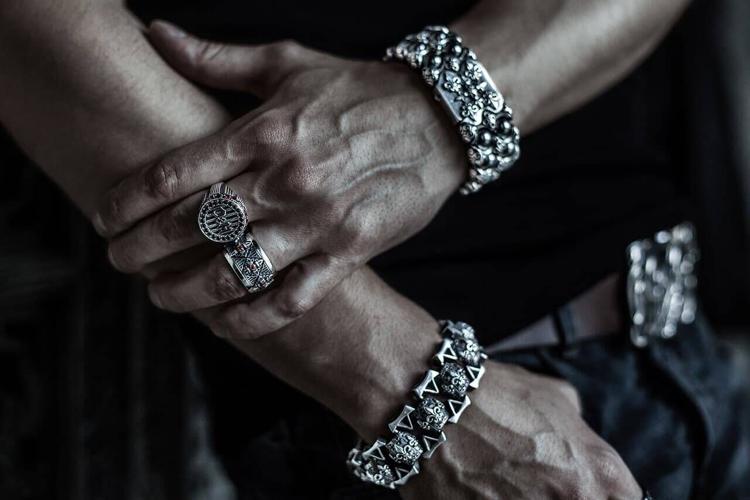 Impacts Ancient Body Ornaments Have on Modern Men’s Jewelry Our