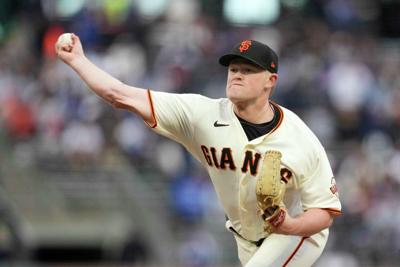 SF Giants sign pair of pitchers to minor-league contracts