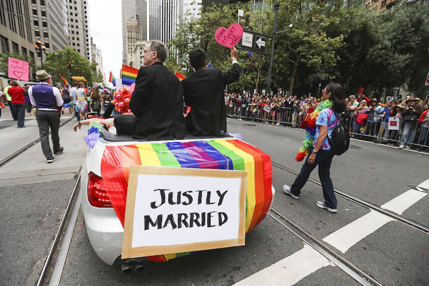 It gives me goose bumps': Why the 49ers' first-ever appearance in San  Francisco's pride parade is a big deal for the area's gay community - The  Athletic