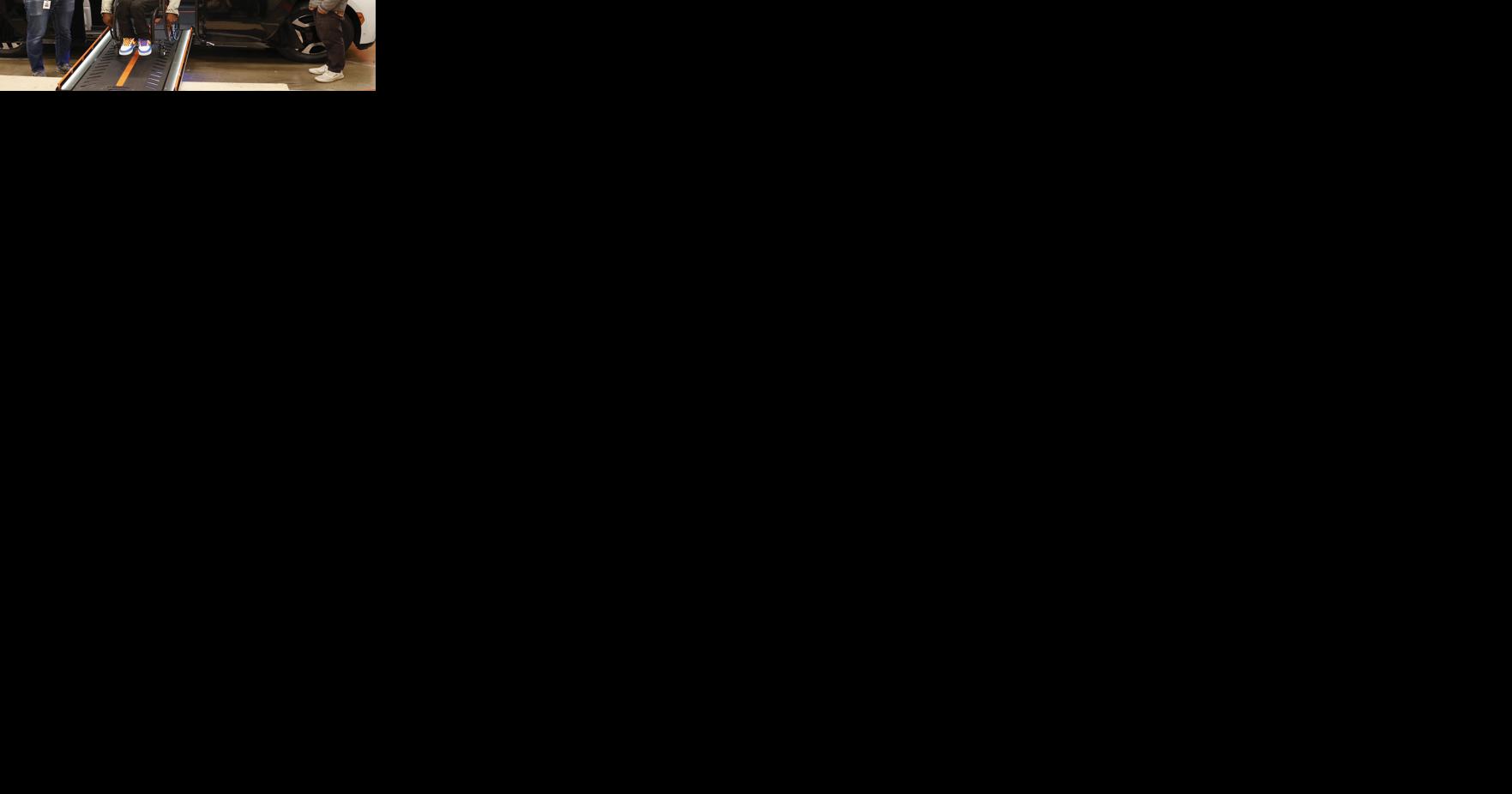 Cruise unveils first wheelchair accessible robotaxi - Vimarsana News