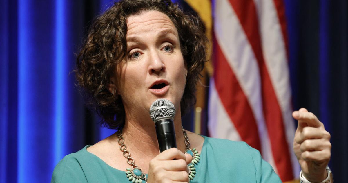Porter vows to fight against the president and for affordability