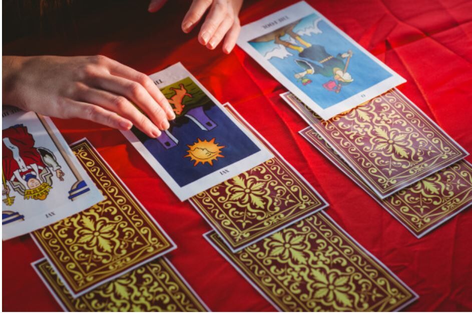 8 Interesting Facts To Know About Psychic And Tarot Readings