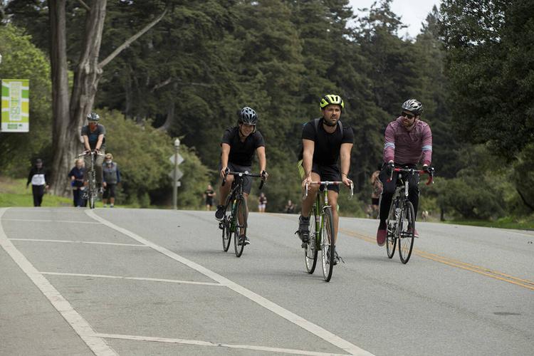 24571776_web1_210318-SFE-JFKdrive_1